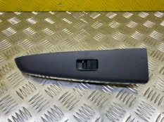 Кнопка стеклоподъемника переднего правого Toyota Hilux (2005-2015) 2013 2.5 D 2KDFTV