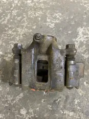 Суппорт задний левый Toyota Land Cruiser Prado 120 (2002-2009) 2007 4775034030 ВНЕДОРОЖНИК 3.0 D 1KDFTV