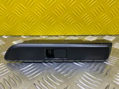 Кнопка стеклоподъемника переднего левого Mitsubishi Fuso Canter (2010 - н.в.) 2014 MK645322 ГРУЗОВОЙ 3.0 D 4P10-AAT4