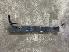 Усилитель бампера переднего Toyota Hilux (2005-2015) 2013 520210K022 2.5 D 2KDFTV