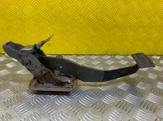 Педаль тормоза Mitsubishi L200 (2006-2015) 2012 4620A015 ПИКАП 2.5 D 4D56U