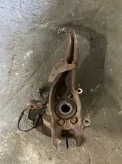 Кулак поворотный правый Nissan Navara (D40) 2004-2015 2007 40014EB000 2.5 D YD25DDTI