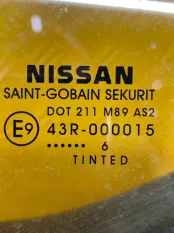 Стекло двери задней левой (форточка) Nissan Navara (D40) 2004-2015 2007 82263EB320 ПИКАП 2.5 D YD25DDTI