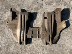 Защита двигателя Toyota Hilux (2015-2021) 2017 51420KK010 2.4 D 2GDFTV