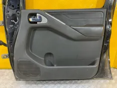 Обшивка двери передняя правая Nissan Navara (D40) 2004-2015 2007 809005X61B ПИКАП 2.5 D YD25DDTI