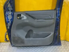 Обшивка двери передняя правая Nissan Navara (D40) 2004-2015 2010 809005X61B ПИКАП 2.5 D YD25DDTI