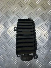 Дефлектор обдува салона Nissan Navara (D40) 2004-2015 2007 68750EB30C ПИКАП 2.5 D YD25DDTI