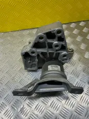Подушка крепления двигателя Land Rover Range Rover Evoque I (2011-2018) 2015 BJ326F012AB 2.2 D