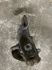 Кулак поворотный правый Nissan Navara (D40) 2004-2015 2012 400145X00C ПИКАП 2.5 D YD25DDTI