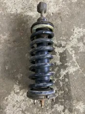 Амортизатор передний Nissan Navara (D40) 2004-2015 2012 561005X07A ПИКАП 2.5 D YD25DDTI