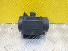 Расходомер воздуха Volkswagen passat 71822101