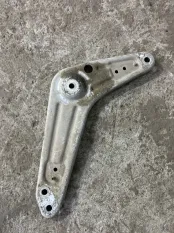 Кронштейн задней балки BMW X5 E70 (2006—2013) 2013 33306885675 3.0 D N57