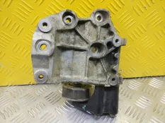 Кронштейн компрессора кондиционера Mitsubishi L200 (2015-2022) 2019 7813A676