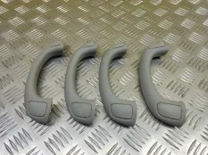 Ручка внутренняя потолочная Toyota Hilux (2005-2015) 2013 746030K030 ПИКАП 3.0 D 1KDFTV