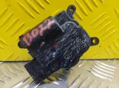 Моторчик заслонки печки Volkswagen Amarok (2010-2016) 2011 52411483R06 ПИКАП 2.0 D CDCA