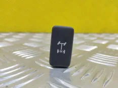 Кнопка блокировки дифференциала Toyota Hilux (2005-2015) 2011 847250K010 ПИКАП 2.5 D 2KDFTV