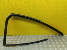 Уплотнитель стекла двери (бархотка) Nissan Xterra II (2005-2015) 2005 82330EA000 4.0 I VQ40