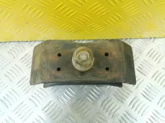 Подушка крепления КПП Toyota Hilux (2005-2015) 2010 123710L080 ПИКАП 2.5 D 2KDFTV