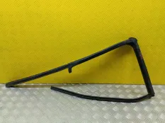 Уплотнитель стекла двери (бархотка) Nissan Navara (D40) 2004-2015 2010 82331EB320 ПИКАП 2.5 D YD25DDTI