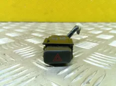 Кнопка аварийной сигнализации Toyota Hilux (2005-2015) 2015 843320K010 ПИКАП 2.5 D 2KDFTV