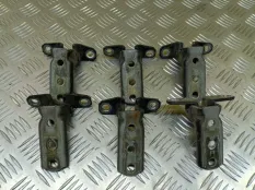 Петля двери Mitsubishi L200 (2006-2015) 2006 5702A033 ПИКАП 2.5 D 4D56