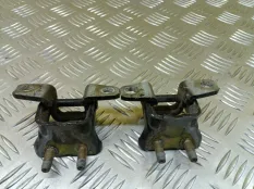 Петля крышки багажника Mitsubishi L200 (2006-2015) 2006 98269306 ПИКАП 2.5 D 4D56