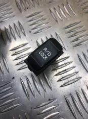 Кнопка блокировки дифференциала Mitsubishi L200 (2006-2015) 2011 8606A012