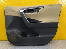 Обшивка двери передняя правая Toyota Rav 4 (XA50) (2018-н.в.) 2021 6761042D00