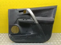 Обшивка двери передняя правая Toyota Rav 4 (CA40) (2012-2019) 2013 6761042B10 2.2 D 2ADFTV