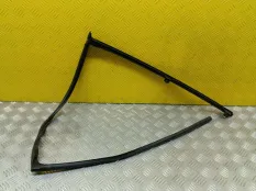 Уплотнитель стекла двери (бархотка) Toyota Rav 4 (CA40) (2012-2019) 2013 6814242050 2.2 D 2ADFTV