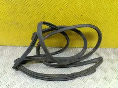 Уплотнитель двери задней правой Toyota Rav 4 (CA40) (2012-2019) 2013 6787142070 2.2 D 2ADFTV