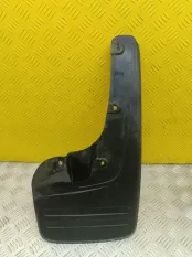 Брызговик передний правый Toyota Hilux (2005-2015) 2010 766210K110