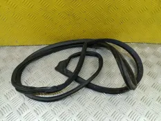 Уплотнитель двери задней левой Toyota Rav 4 (CA40) (2012-2019) 2013 6786712150 2.2 D 2ADFTV