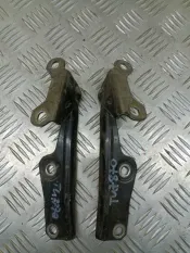 Петля капота Mitsubishi L200 (2006-2015) 2011 MR473529 ПИКАП 2.5 D 4D56