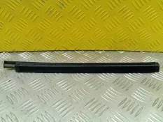 Молдинг стекла двери задней левой внутренний Nissan Navara (D40) 2004-2015 2012 82821EB320 ПИКАП 2.5 D YD25DDTI