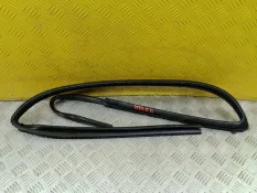 Уплотнитель стекла двери (бархотка) Toyota Hilux (2005-2015) 2015 681410K010 ПИКАП 2.5 D 2KDFTV