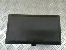 Крышка блока предохранителей Toyota Sequoia II 2008 - 2022 2008 826610C220 5.7 I 3URFE