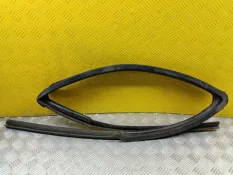 Уплотнитель стекла двери (бархотка) Nissan Navara (D40) 2004-2015 2007 80331EB300 ПИКАП 2.5 D YD25DDTI