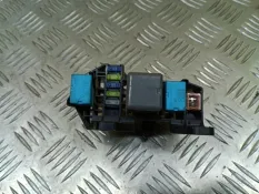 Блок предохранителей Toyota Hilux (2005-2015) 2013 90987T2002 ПИКАП 3.0 D 1KDFTV