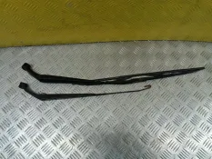 Щеткодержатель (поводок стеклоочистителя, дворник) Toyota Hilux (2005-2015) 2013 852110K020 ПИКАП 3.0 D 1KDFTV