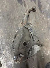 Кулак поворотный левый Nissan Navara (D40) 2004-2015 2009 400155X00C