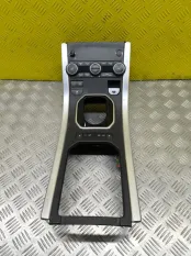 Консоль центральная Land Rover Range Rover Evoque I (2011-2018) 2016 LR078296 2.0 D 204DTD