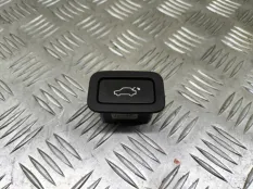 Кнопка открывания багажника Land Rover Range Rover Evoque I (2011-2018) 2016 LR025424 2.0 D 204DTD