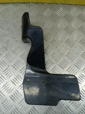 Дефлектор радиатора Toyota Hilux (2005-2015) 2011 532930K011 ПИКАП 2.5 D 2KDFTV, правый