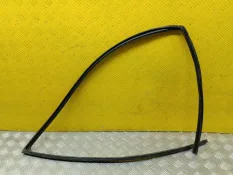 Уплотнитель стекла двери (бархотка) Toyota Rav 4 (CA40) (2012-2019) 2014 6814142100 2.0 D 1ADFTV