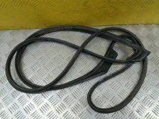 Уплотнитель двери передней правой Toyota Rav 4 (CA40) (2012-2019) 2014 6786142090 2.0 D 1ADFTV