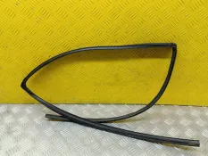 Уплотнитель стекла двери (бархотка) Toyota Rav 4 (CA40) (2012-2019) 2014 6814242050 2.0 D 1ADFTV