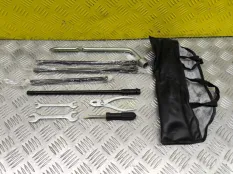 Набор инструментов штатный ISUZU D-Max II (2012-2021) 2017 8980278340 ПИКАП 1.9 D RZ4E
