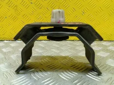Подушка крепления КПП Toyota Hilux (2005-2015) 2011 123710L080 ПИКАП 2.5 D 2KDFTV