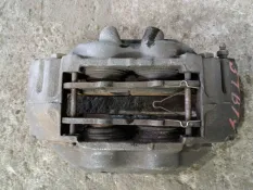 Суппорт передний правый Toyota Hilux (2005-2015) 2011 477300K180 ПИКАП 2.5 D 2KDFTV